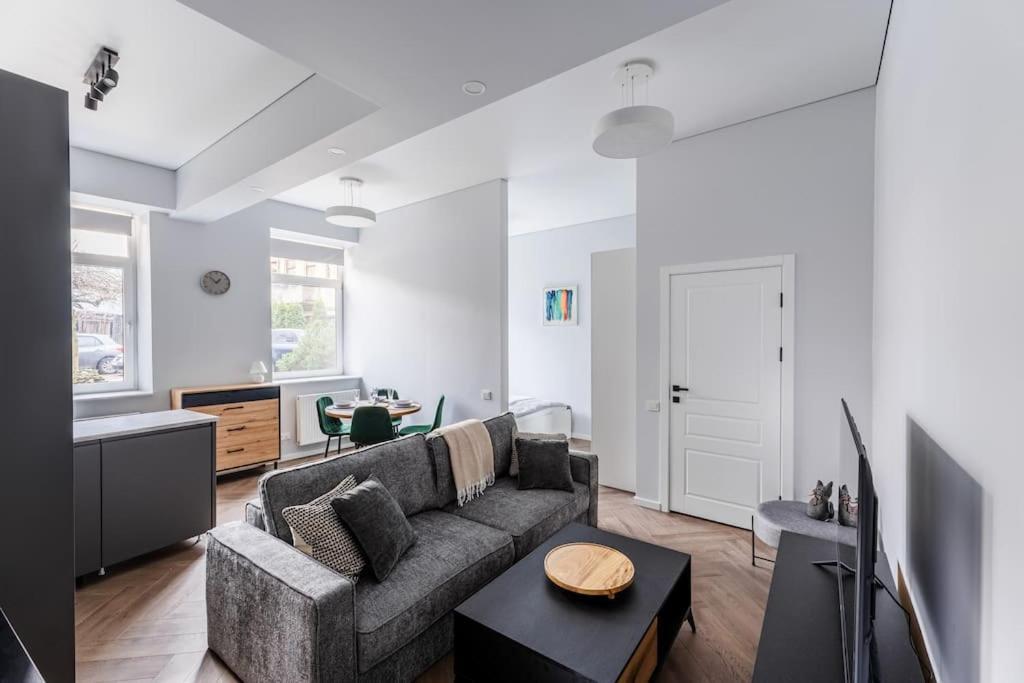 Modern Flat In Old Town Kaunas - Free Parking & Self Check-In Екстериор снимка